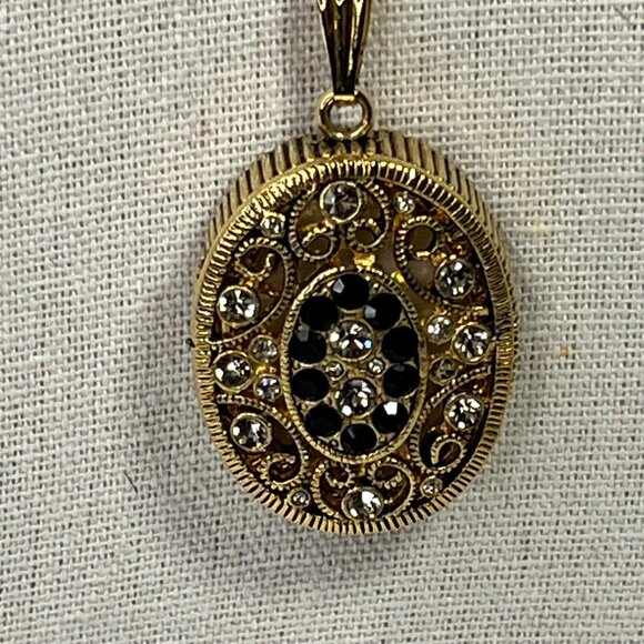 Vintage Vanity Fair Gold Tone Oval Locket Watch Necklace With Rhinestones - Picture 4 of 7